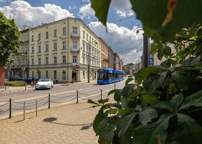 1-Bedroom Apartment With Balcony - Dluga 65