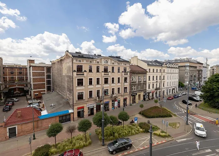 1-Bedroom Apartment With Balcony - Dluga 65